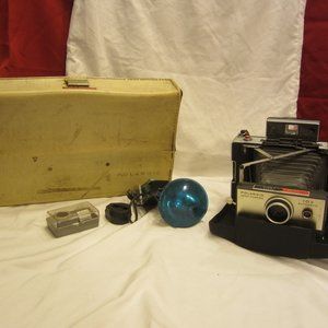 VTG POLAROID LAND CAMERA 102 AUTOMATIC W/FLASH & ORIGINAL CASE